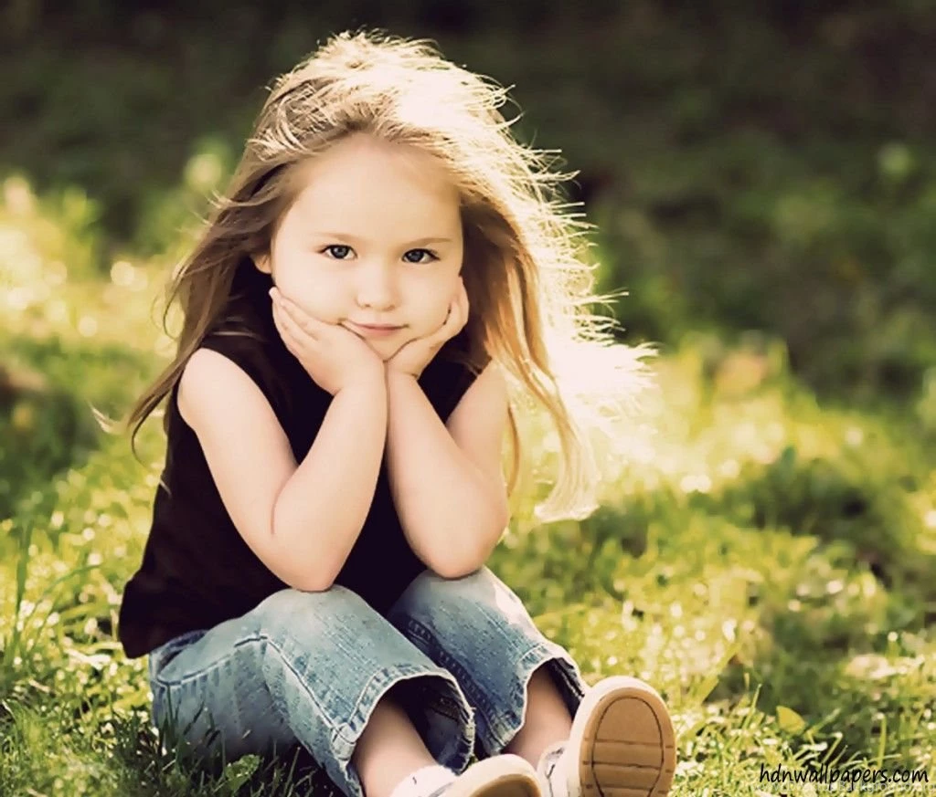Cute Baby Girls Wallpapers For Facebook