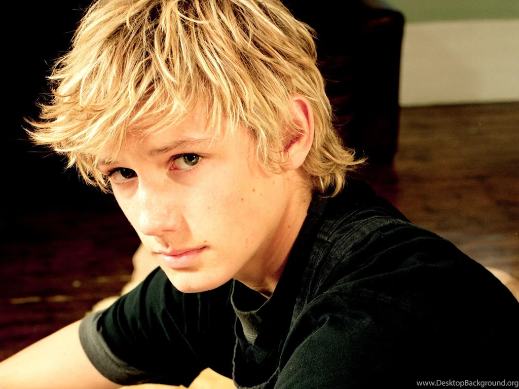Alex Pettyfer Photo, Pics, Wallpapers Photo