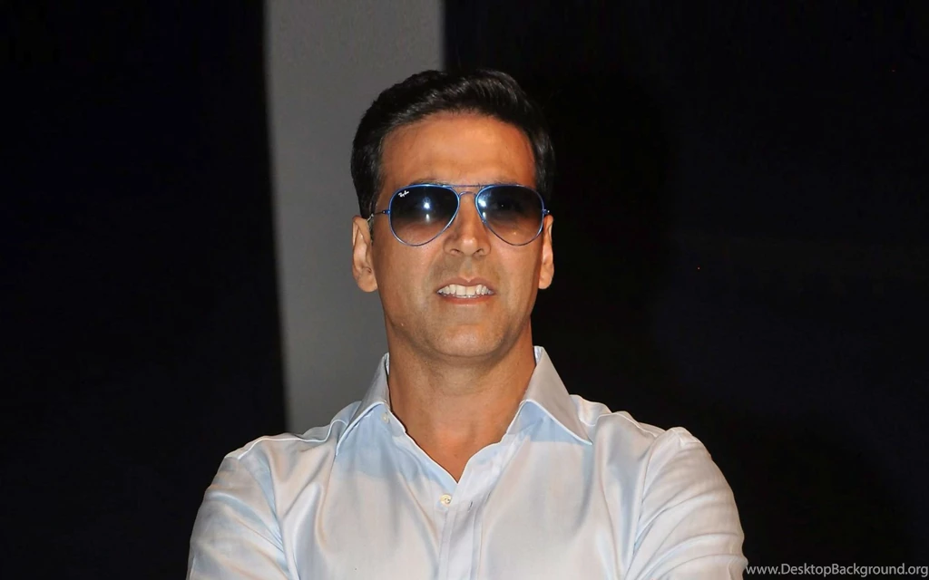 Akshay Kumar In Sunglass HD Wallpapers