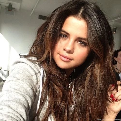 Selena Gomez Selfie Wallpapers Download Selena Gomez Selfie ...
