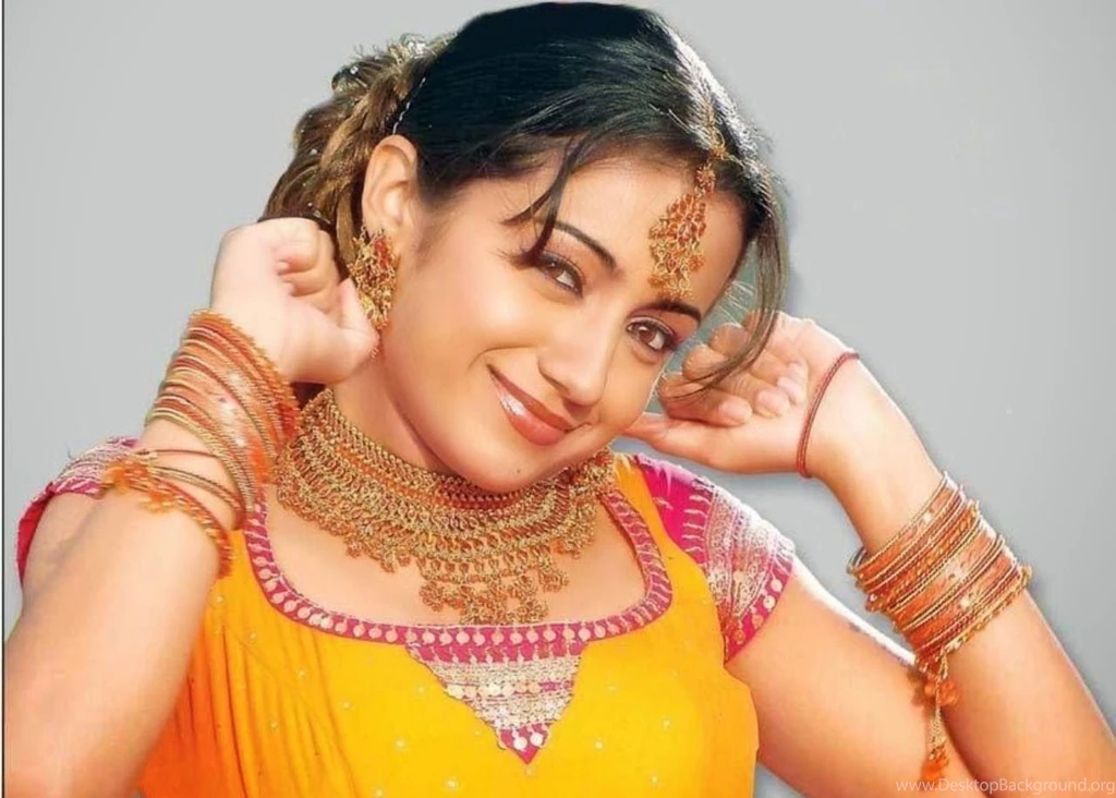 Trisha Krishnan Wallpapers Free Download