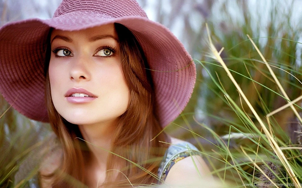 Awesome Model Girl In Cap HD Images
