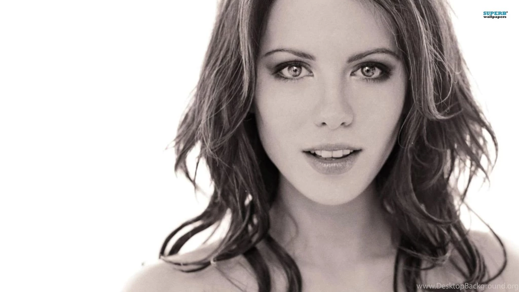 Kate Beckinsale Wallpaper.
