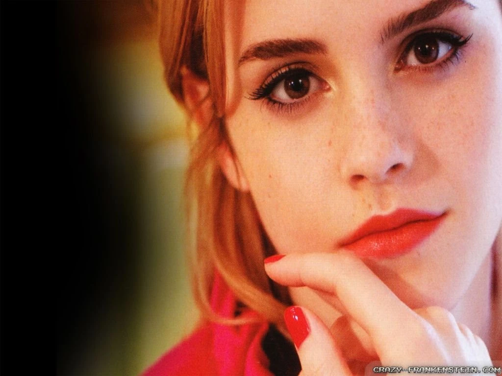 Emma Watson Wallpapers   Female Celebrity   Crazy Frankenstein