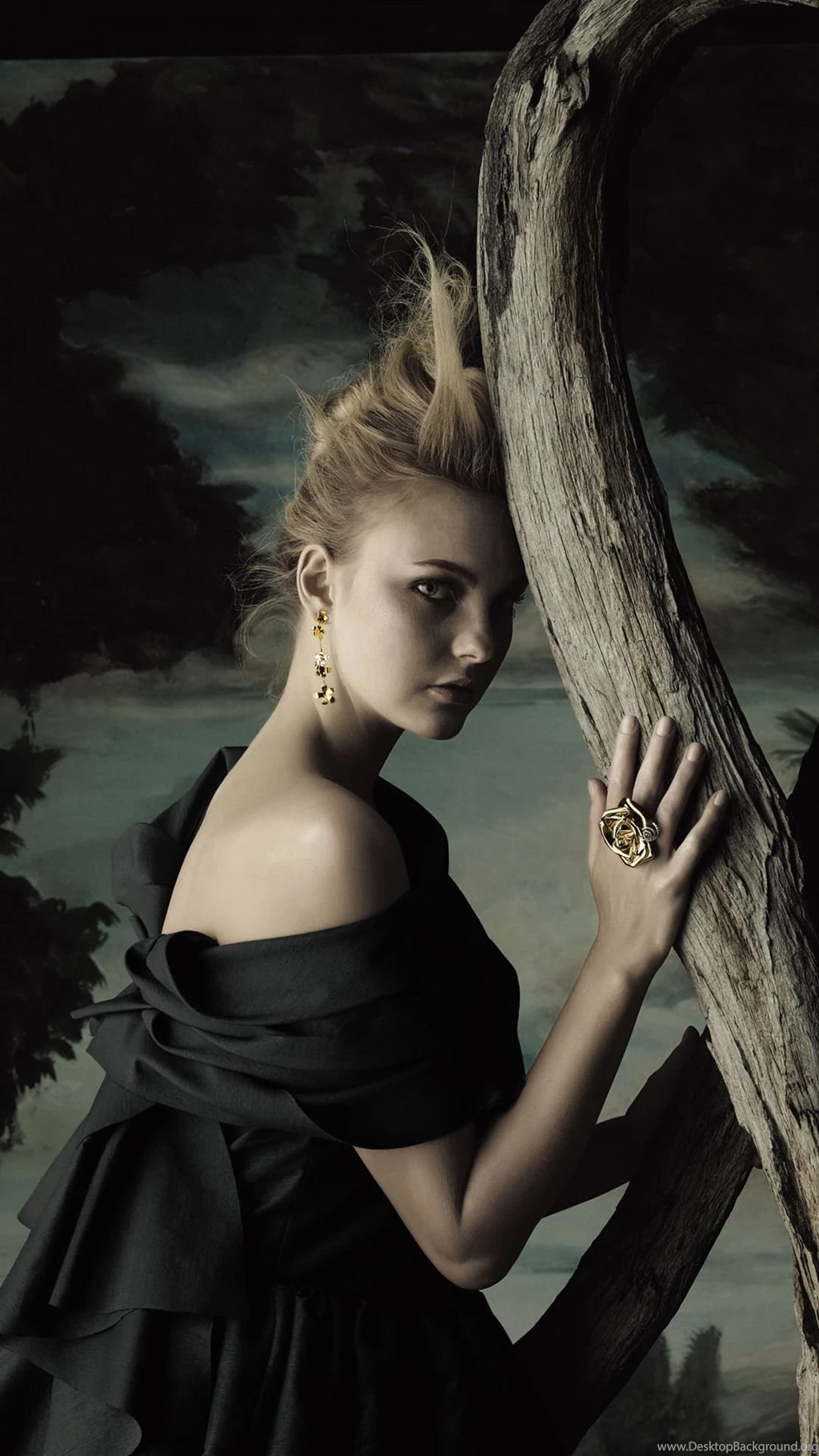Caroline Trentini Mobile Wallpapers 2898