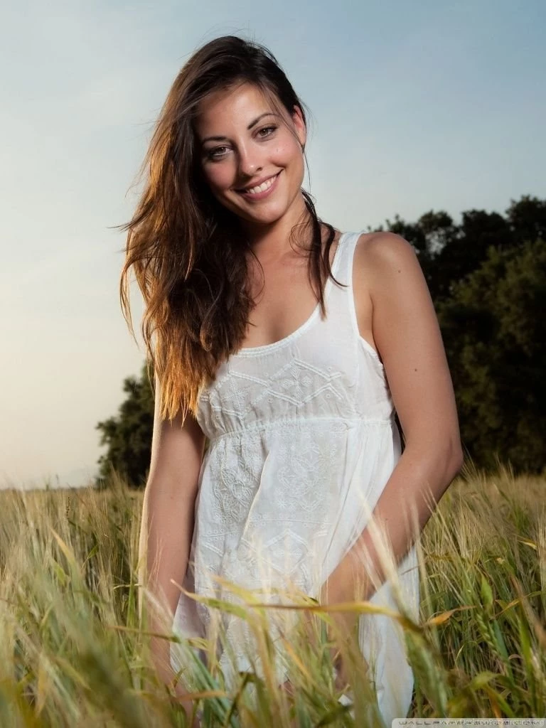 Girl In Wheat Field HD Desktop Wallpapers : High Definition ...