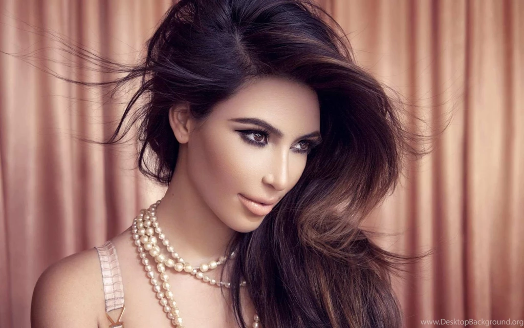 Kim Kardashian   Wallpapers Bros.