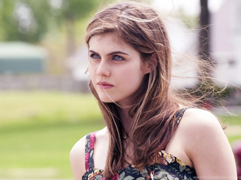 Cute Celebrity Alexandra Daddario 2015 Free HD Wallpapers Download ...