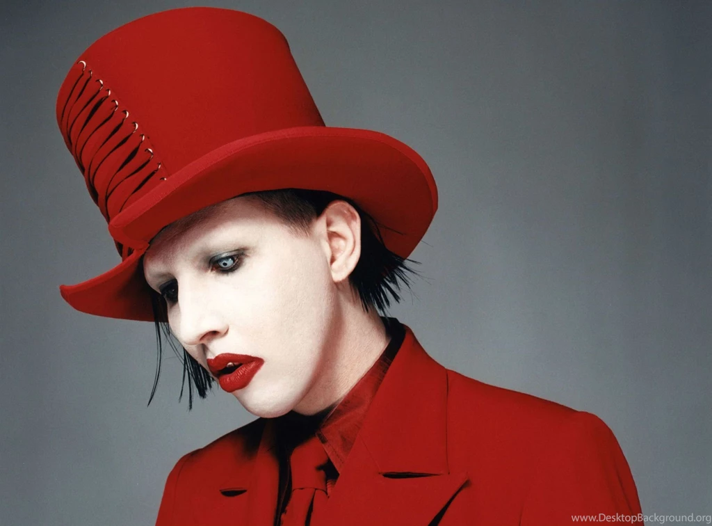 Marilyn Manson In A Red Hat Wallpapers And Images Wallpapers ...
