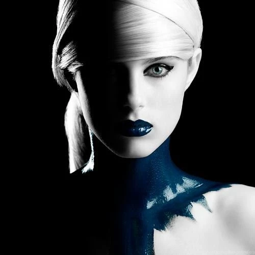 25 Most Beautiful Women Fashion Photography Wallpapers 2012