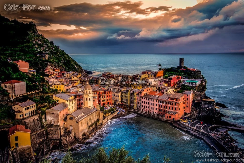 574509_vernazza_cinque terra_italy at night_4608x3072_www.Gde Fon.com.jpg