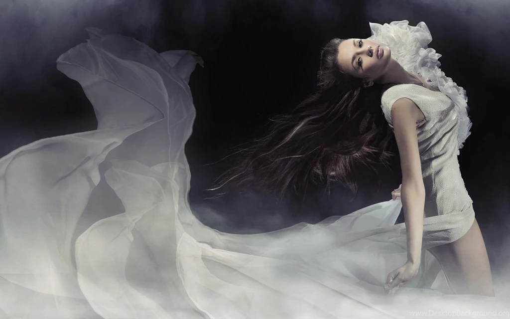 Beautiful dress girl fashion wallpaper 2560x1600 Magic4Walls.com