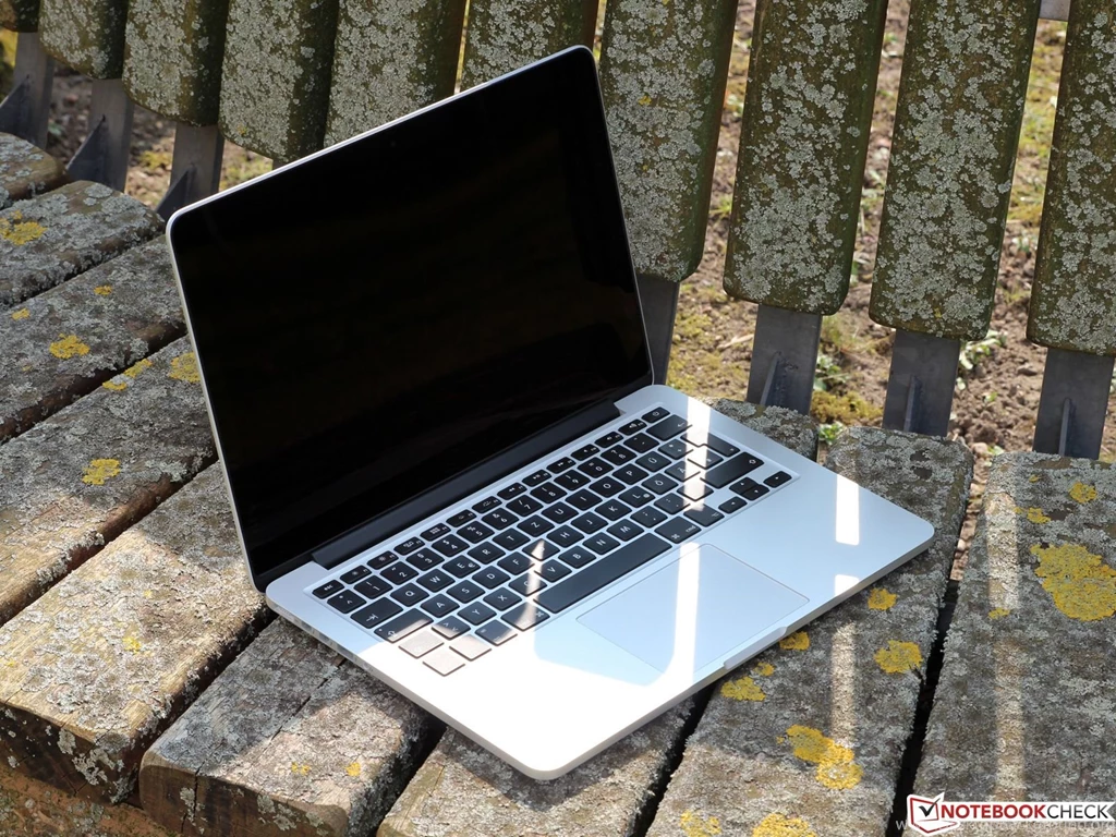 MacBook Pro 13 Inch 2015 Wallpaper.