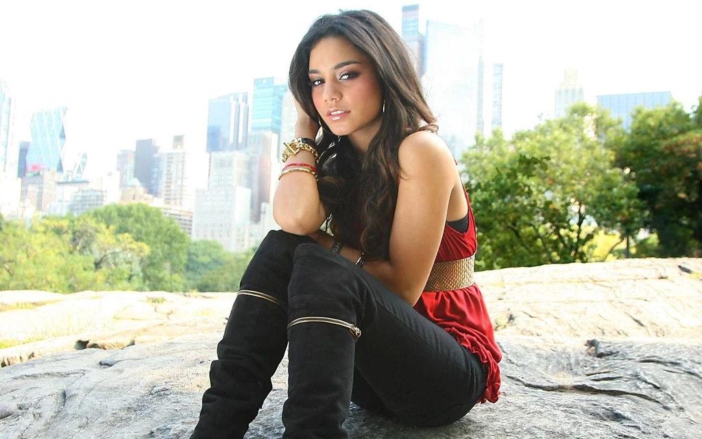 Vanessa Hudgens Wallpapers 6252 1920 X 1200 WallpaperLayer.com