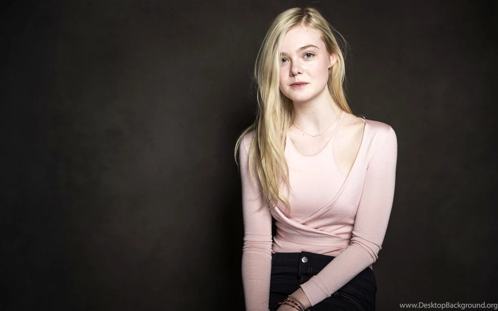 Actress Elle Fanning Wallpapers