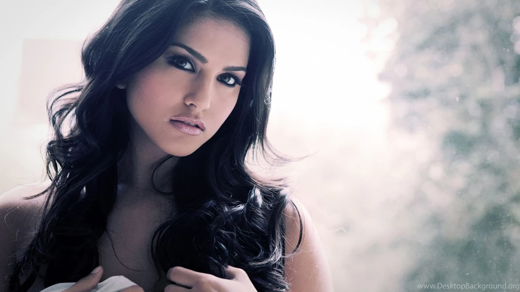 Web Babe Sunny Leone Wallpapers