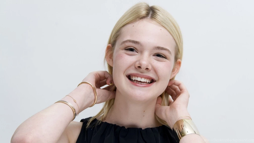 Elle Fanning Armpit Wallpapers