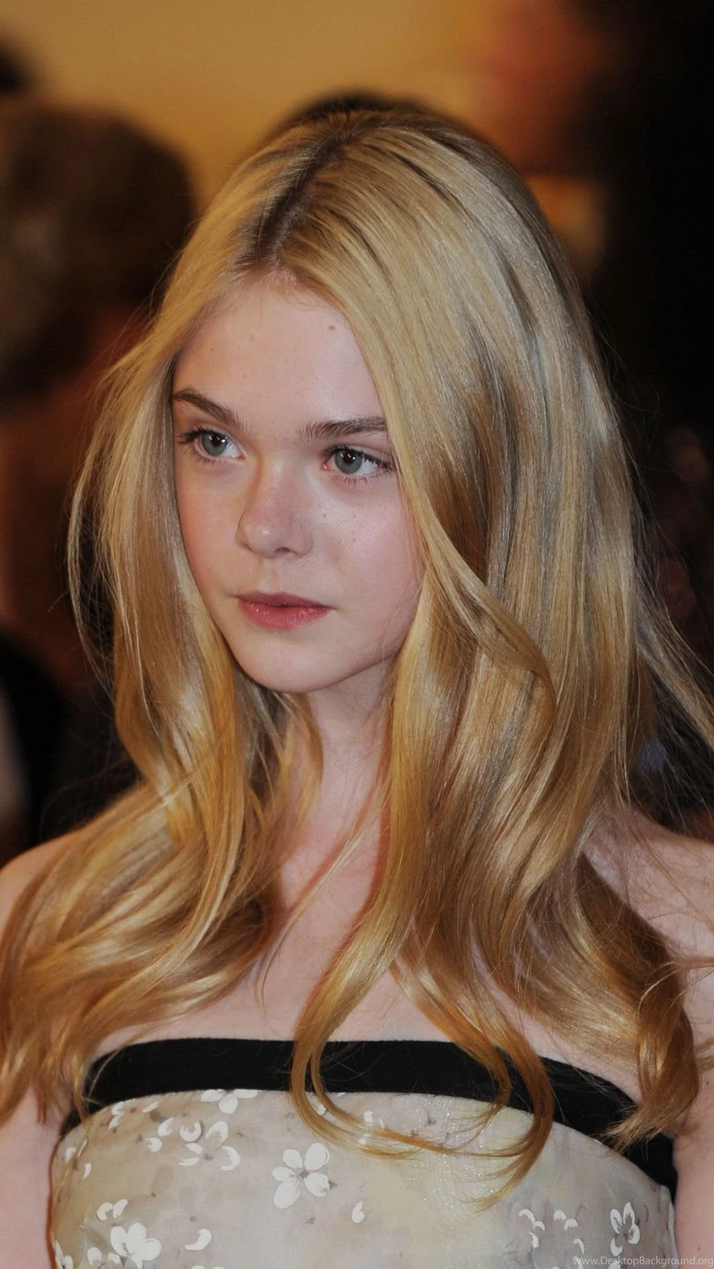 Elle Fanning Mobile Wallpapers 12201