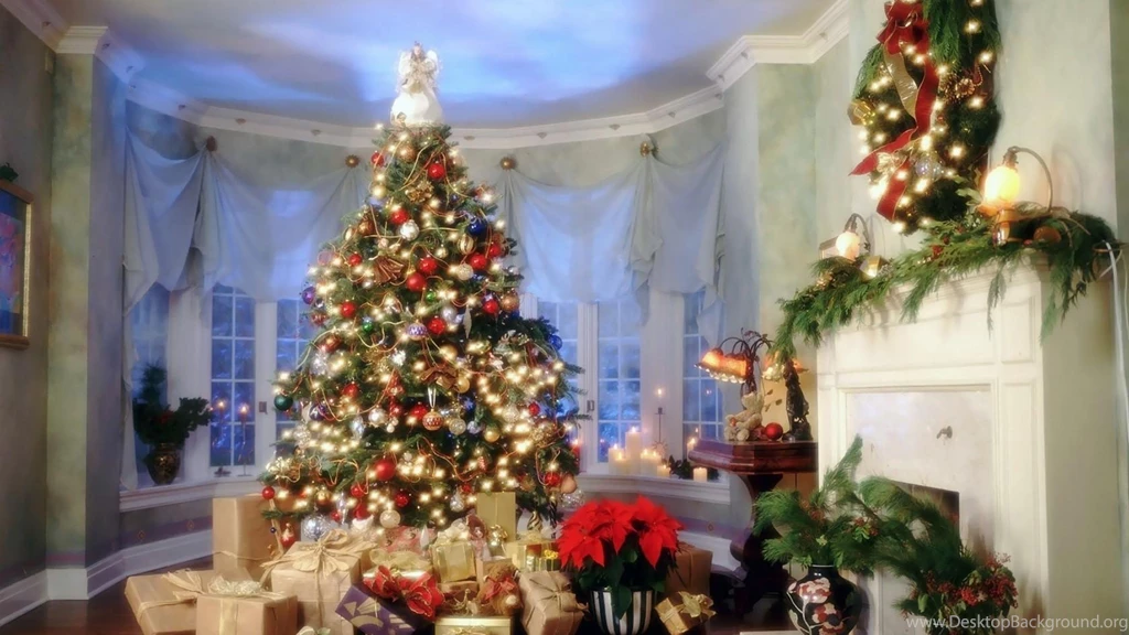 Beautiful_christmas Tree With Gifts Wallpapers