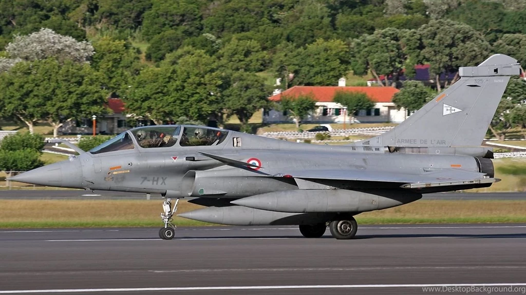 Dassault_rafale_multi_role_combat_fighter_7325132_aircraft walpaper.jpg