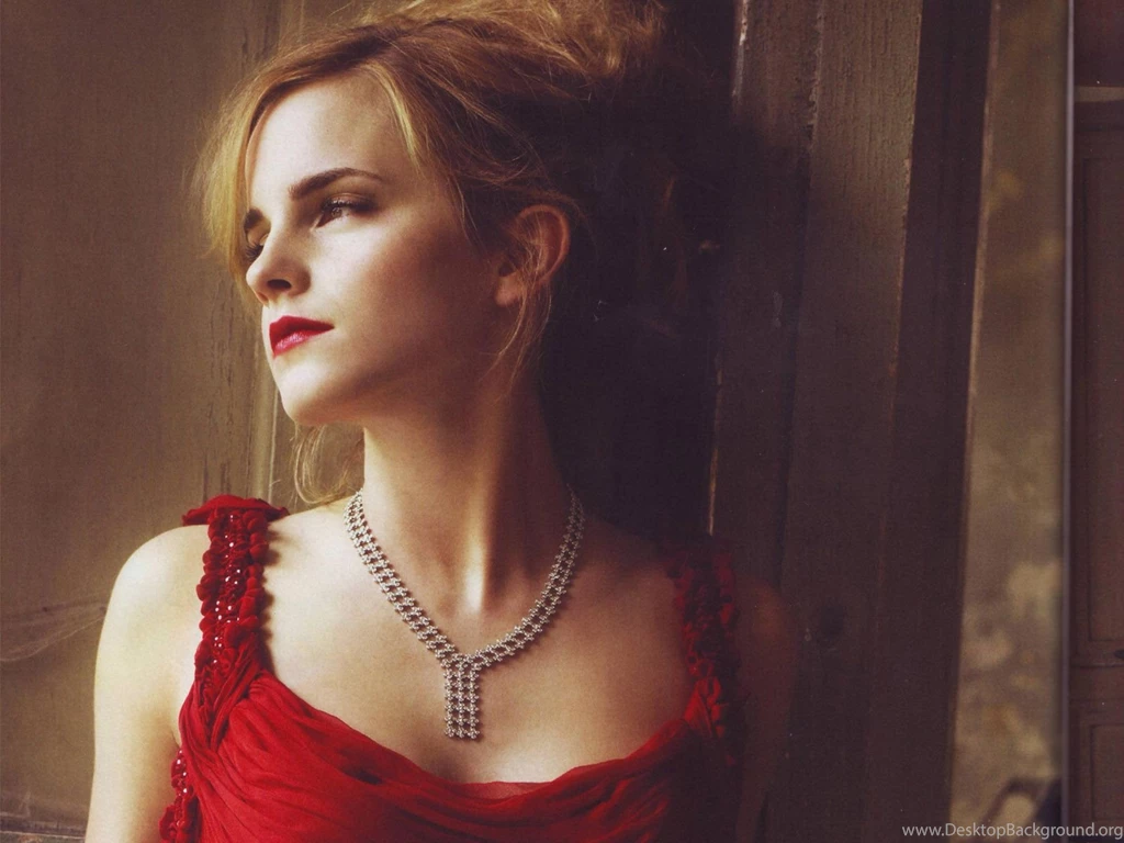 Celebrity Amour: Hot Emma Watson Wallpapers