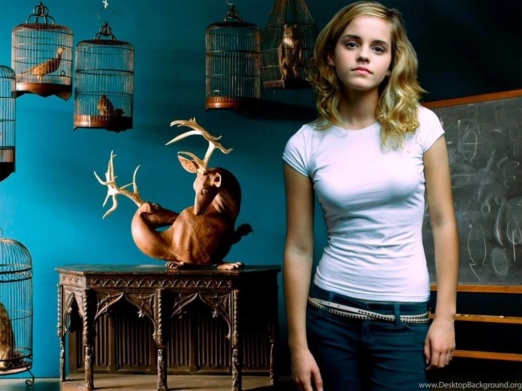 Emma Watson Hot Wallpapers