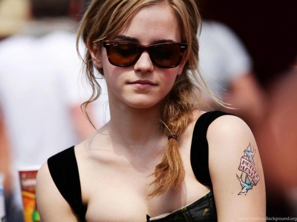 Emma Watson Hot Wallpapers