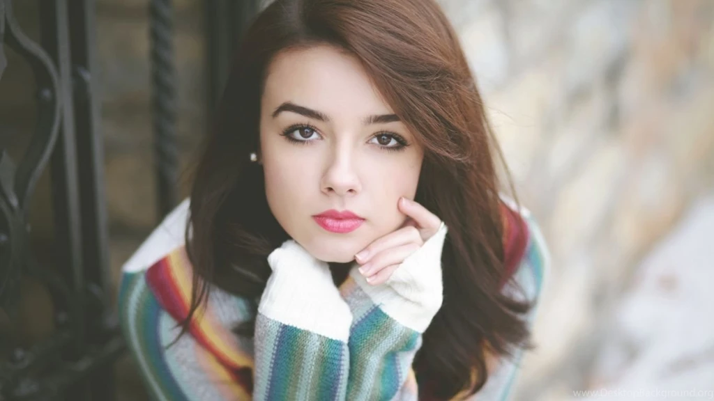 1366x768 Katie Joanne Model Wallpapers