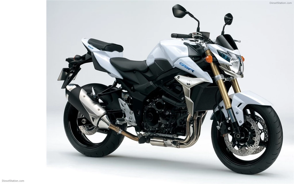 Suzuki GSR750 2011 Widescreen Exotic Bike Wallpapers