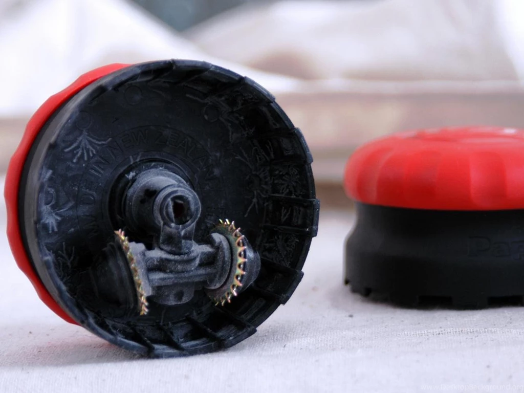 How To Remove Wallpapers Using Solvents Or Steam