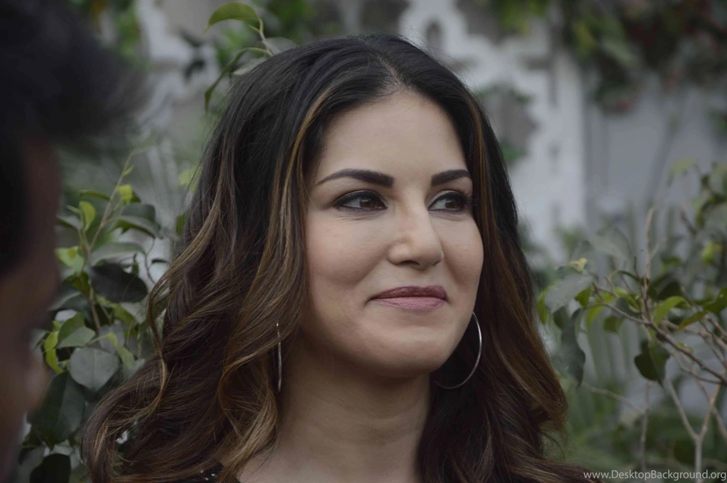 Sunny Leone Wallpapers HD Desktop Backgrounds1.jpg