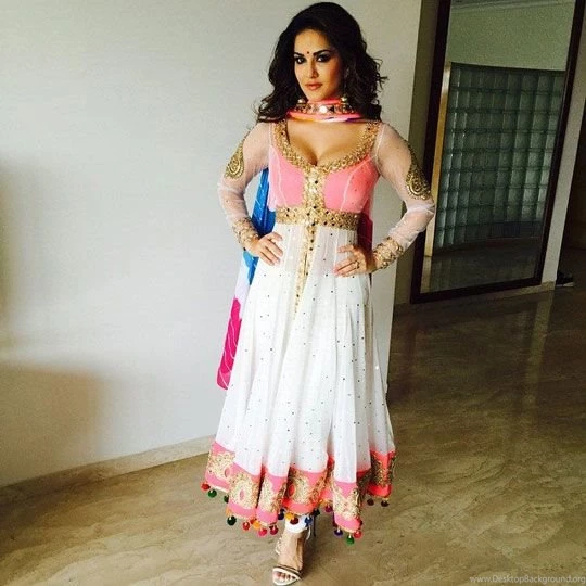 Latest Sunny Leone Images, Wallpapers : Tv Talks