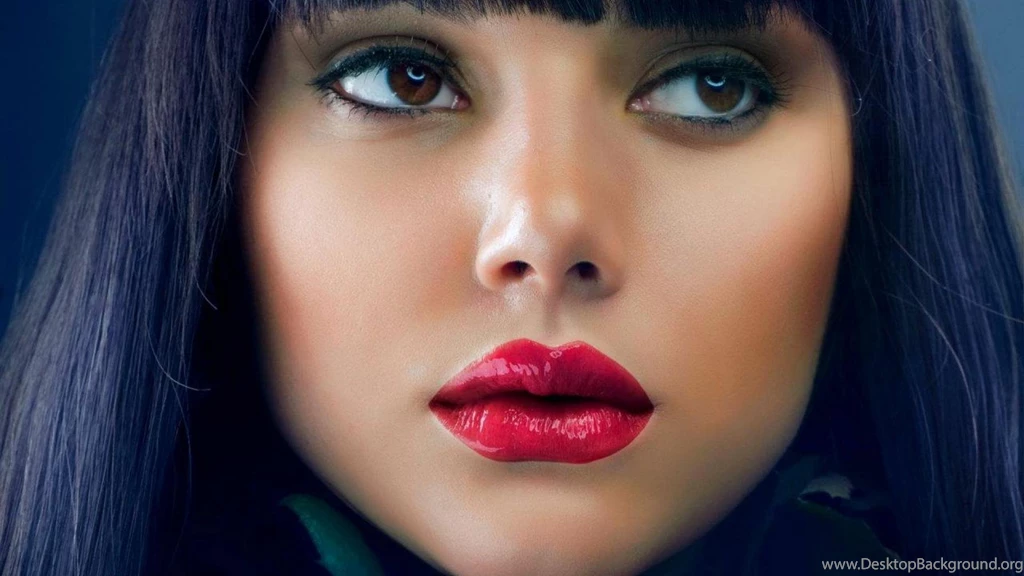 PRETTY FACE WALLPAPER   (