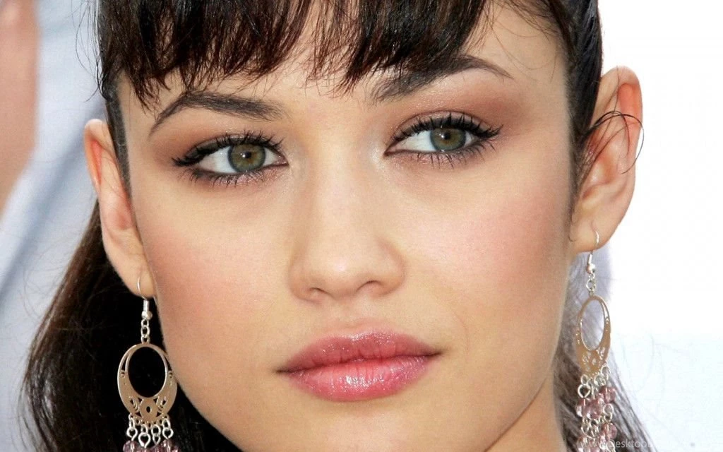 Olga Kurylenko Wallpapers