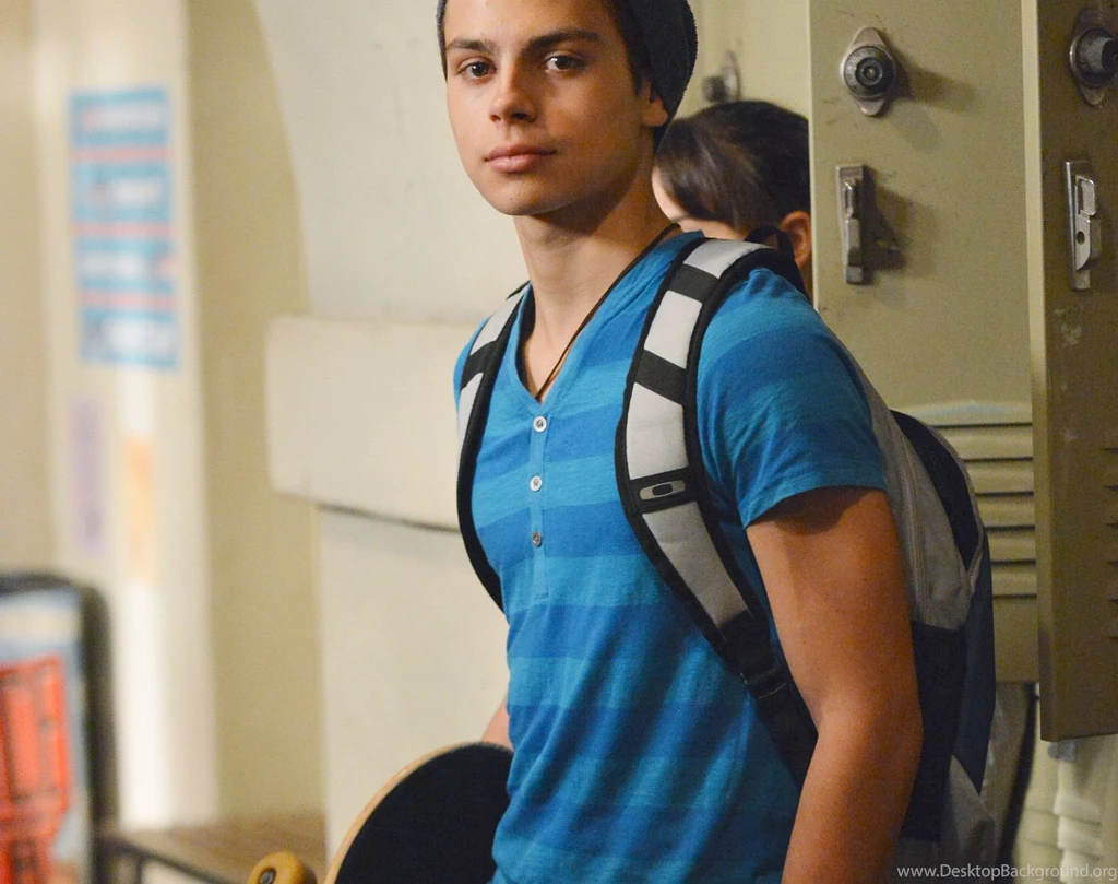 Jake T. Austin Discusses Puerto Rican Heritage, Speaking Spanish ...