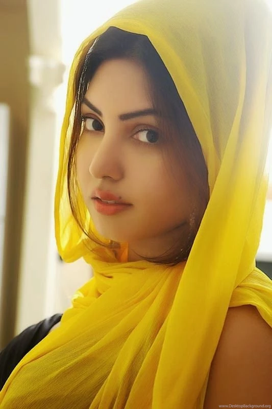 Komal Jha Cute HD Wallpapers