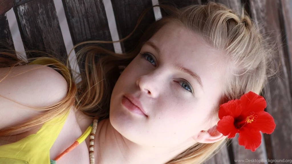1366x768 Lying Pretty Girl Wallpapers