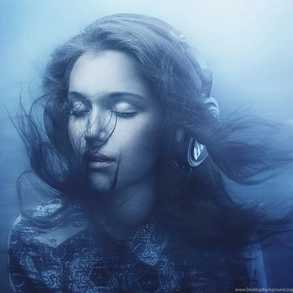 Music Girl iPad Wallpapers Download