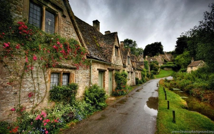 Village Houses. Courtesy Http://hd wallpapers.eu (CC). Pixdaus