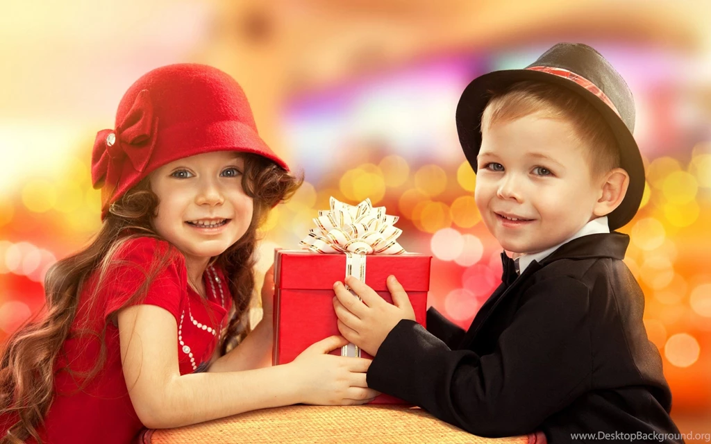 Cute Kids With Gifts Full Hd Wallpapers