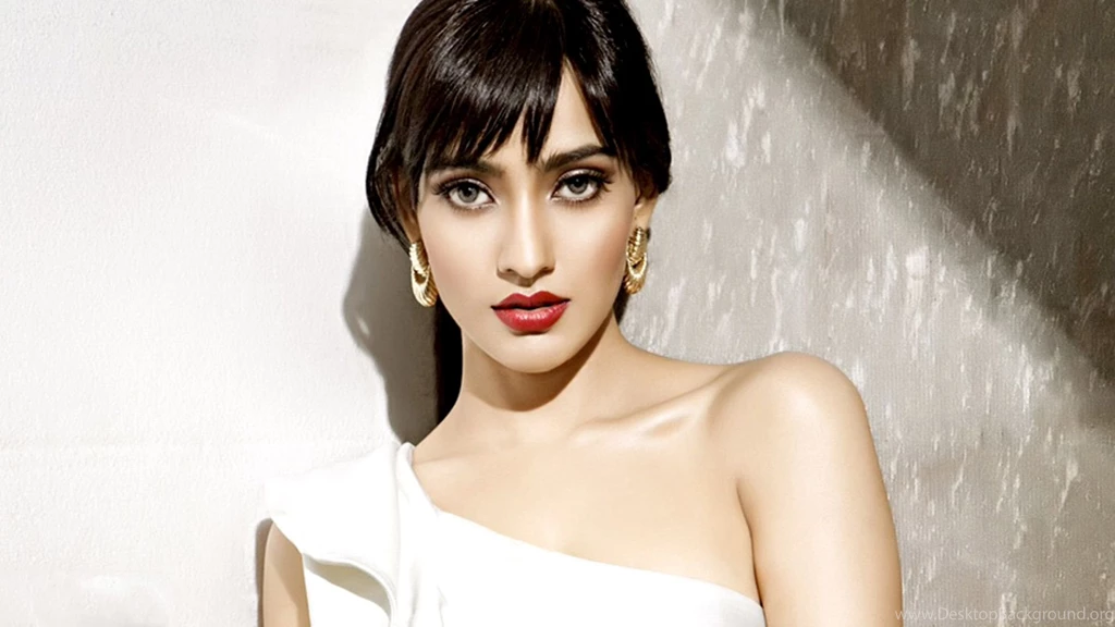 Neha Sharma Beauty Indian Actress HD Wallpapers