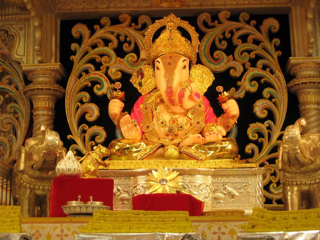 Beautiful god siddhivinayak decoration.jpg