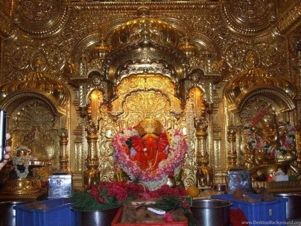 Siddhivinayak ganpati beautifuly decorated 1024x768.jpg