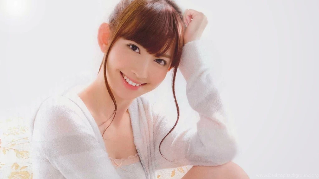 Download Beautiful Japanese Girls Wallpapers