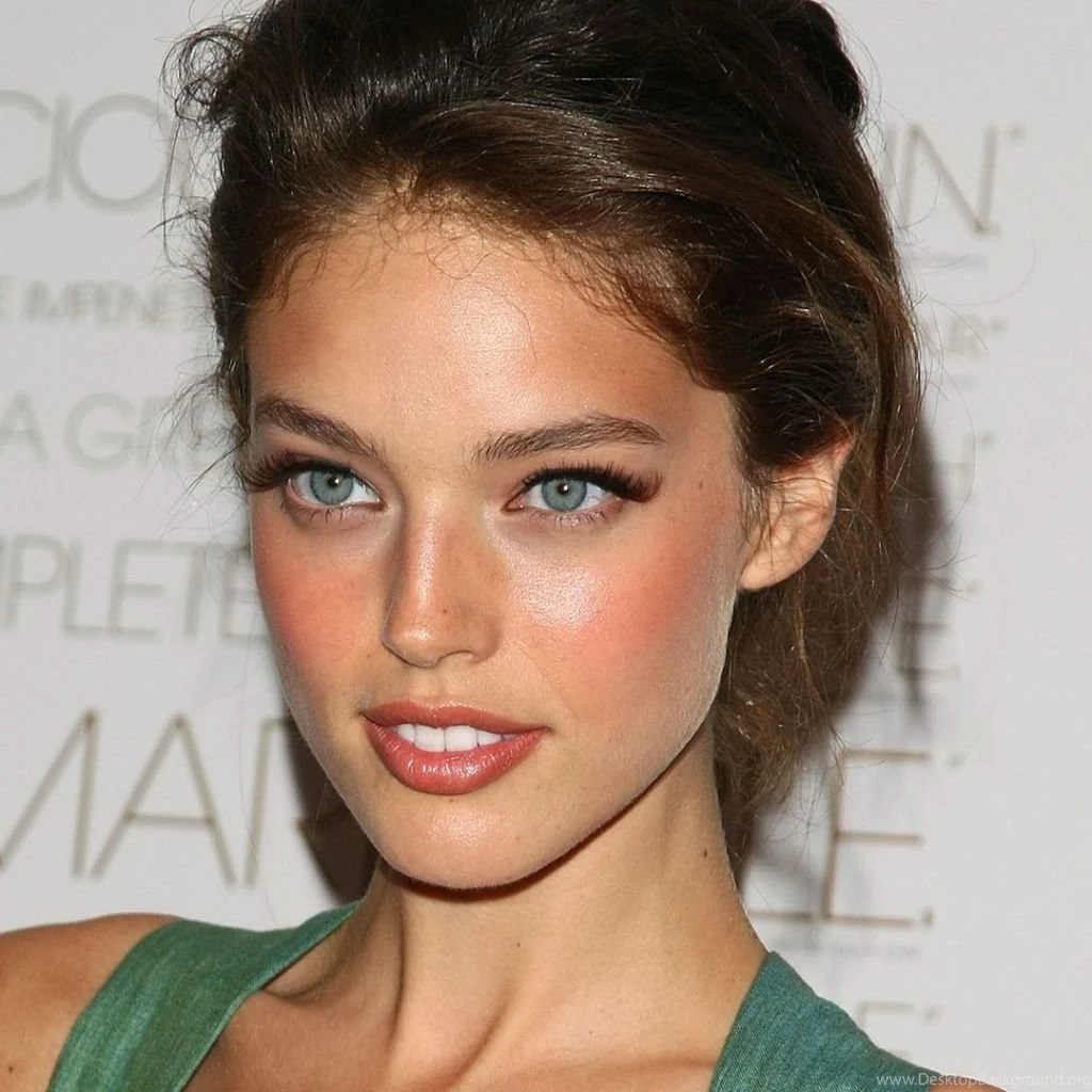 1024x1024 Emily Didonato Wallpapers