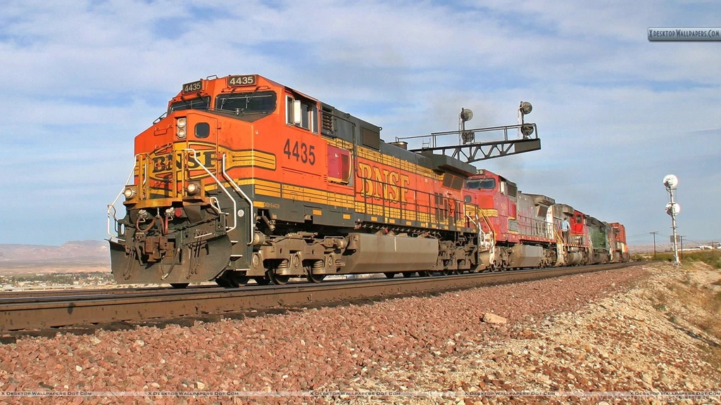 A Westbound BNSF Train, Needles, CA Wallpapers