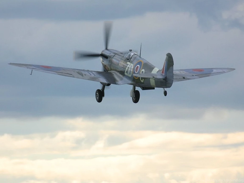 SpitfireMkVbAb910NiceLight6oClock.jpg