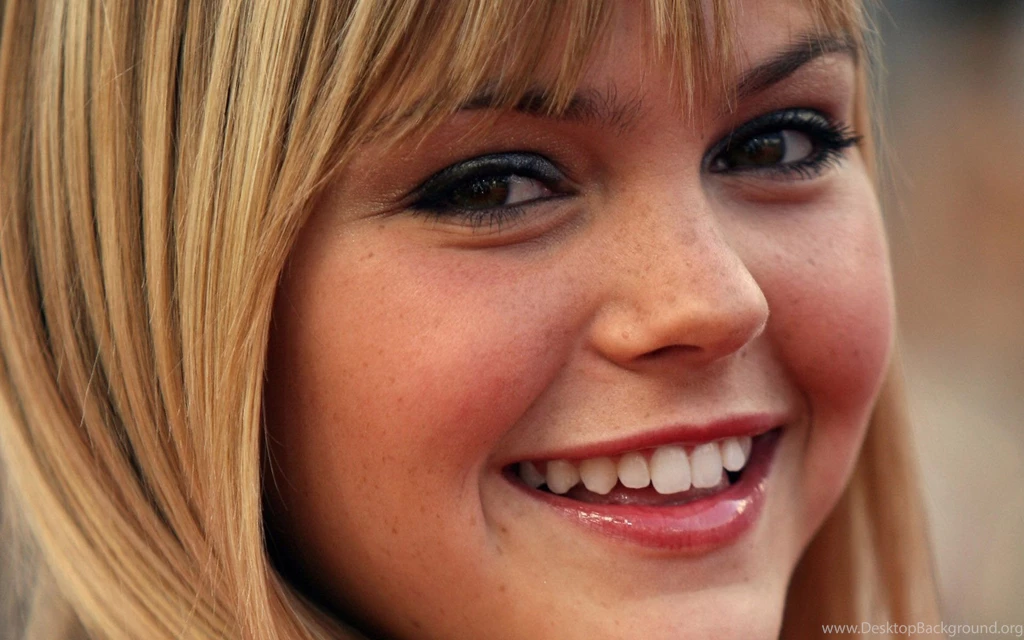 Aimee Teegarden Photos And Wallpapers