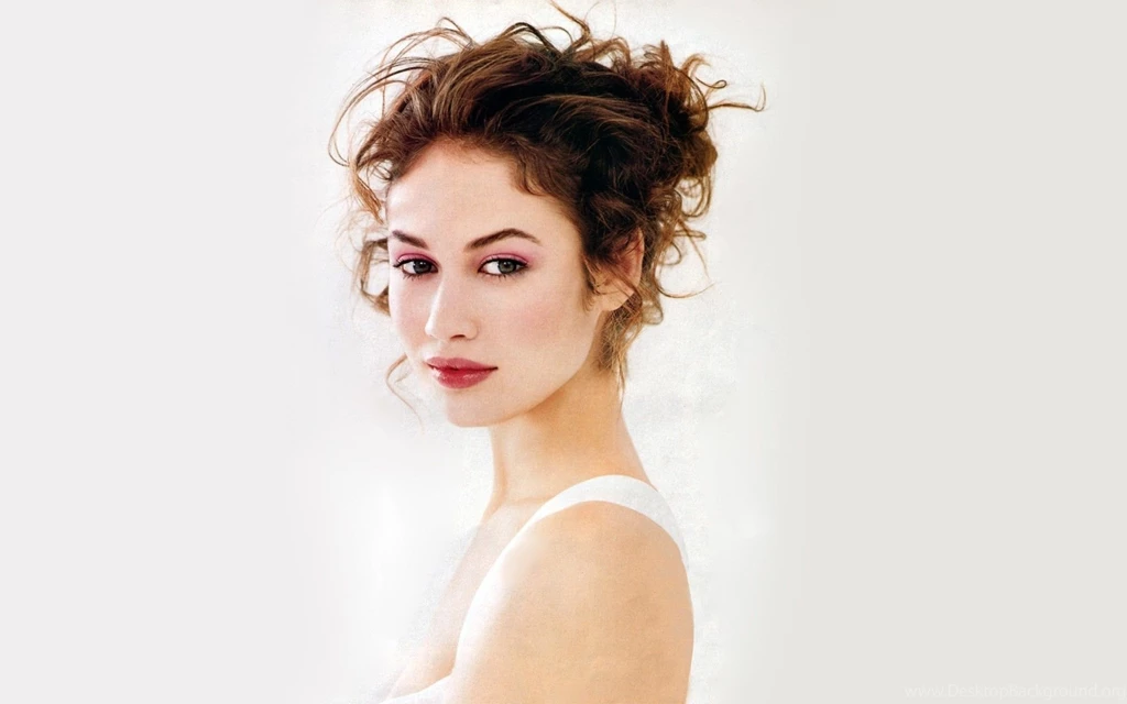 Hot HD Olga Kurylenko Wallpapers