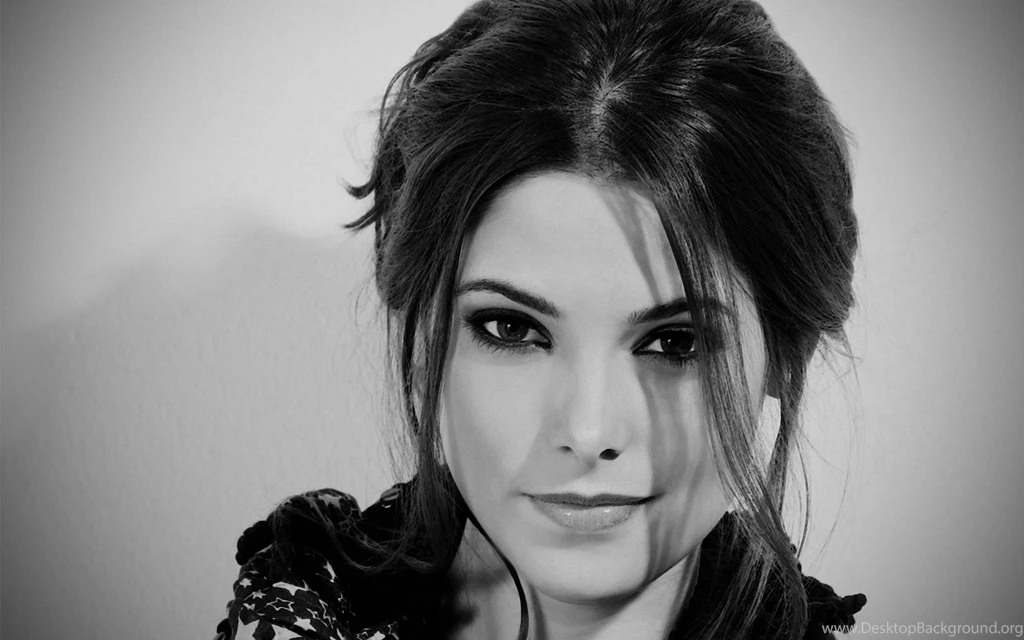 Hot HD Ashley Greene Wallpapers